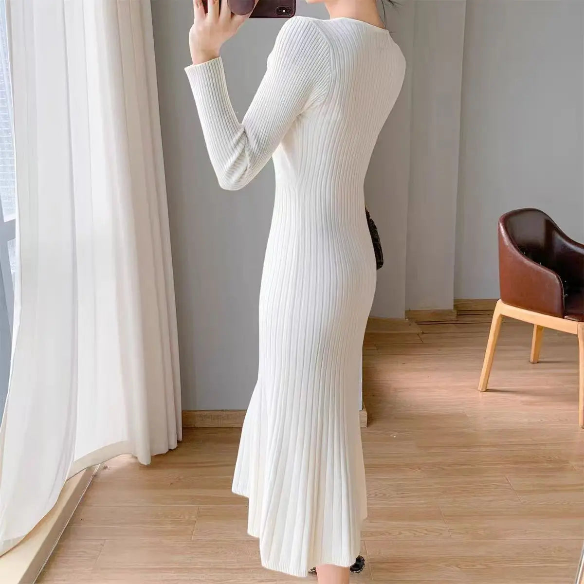 Vianne – Pleated Knit Midi Dress