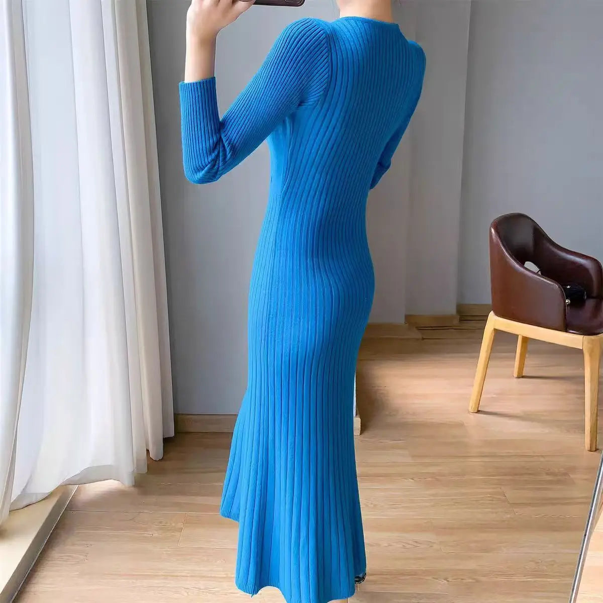 Vianne – Pleated Knit Midi Dress