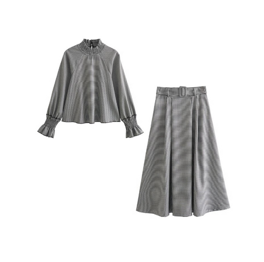 Chic and Elegant Two-piece Office Outfit