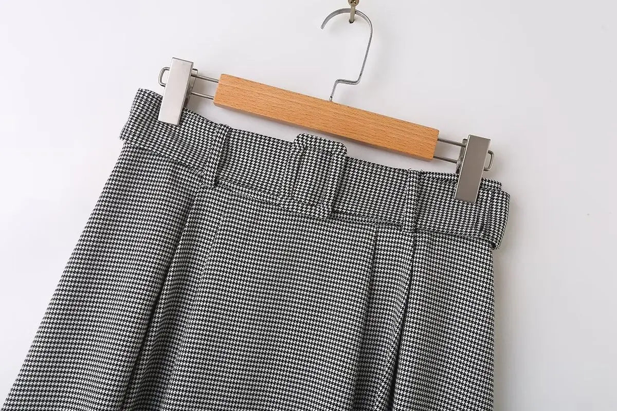 Chic and Elegant Two-piece Office Outfit