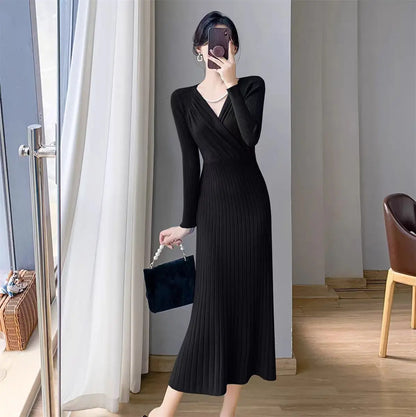 Vianne – Pleated Knit Midi Dress