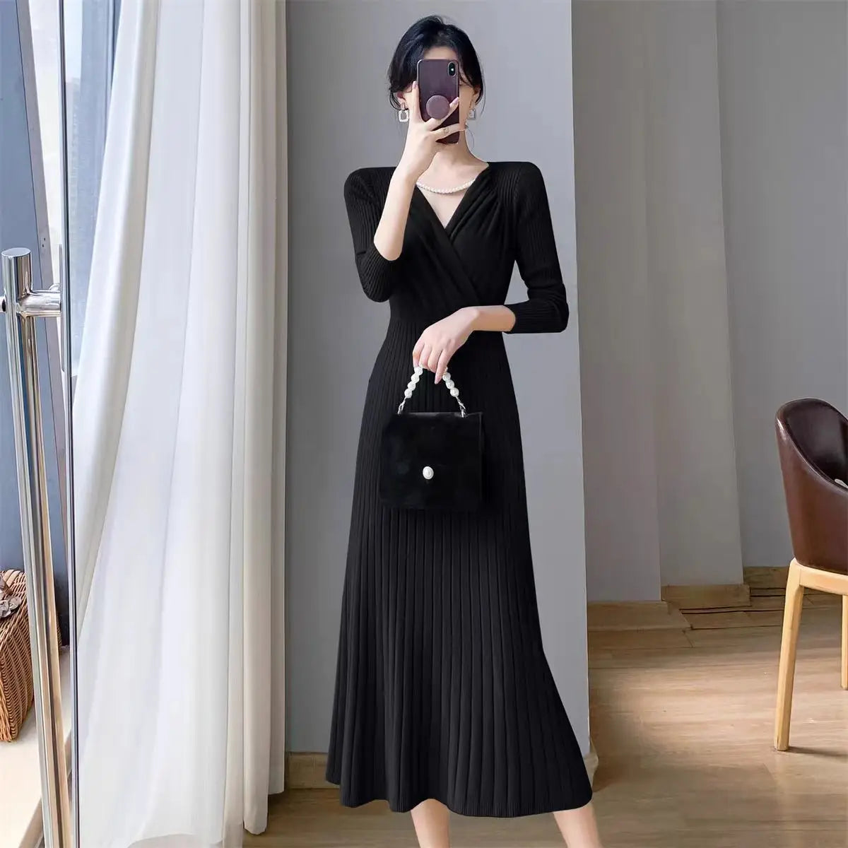 Vianne – Pleated Knit Midi Dress